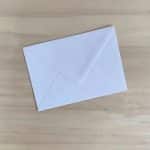 Les enveloppes blanches en papier recyclé C6